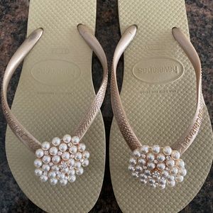Havaiana’s Flip Flops size 7/8 37/38 embellished